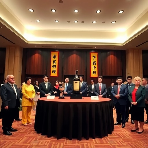 国窖1573拜访政要商会，以酒为媒书写体育与文化的双向奔赴
