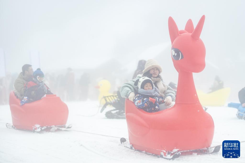 时光相册丨新雪季开启!影像见证中国滑雪“华丽转身”
