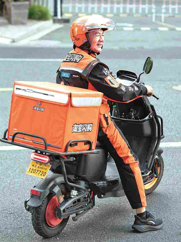 向光而行的人