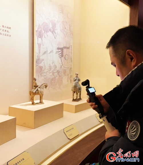 【组图】马騳骉騛……这场文化展“万马奔腾” 【组图】马騳骉騛……这场文化展“万马奔腾”