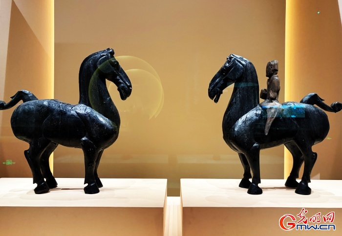 【组图】马騳骉騛……这场文化展“万马奔腾” 【组图】马騳骉騛……这场文化展“万马奔腾”