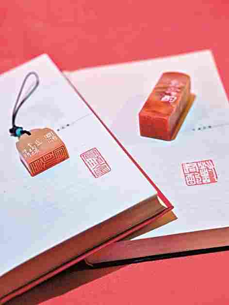 神秘的“黑壳本” 神秘的“黑壳本”